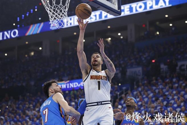 小波特快速跟进反击，晃开防守上篮打进已砍下31分